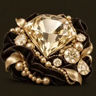 Faceted gemstone — Spinfever